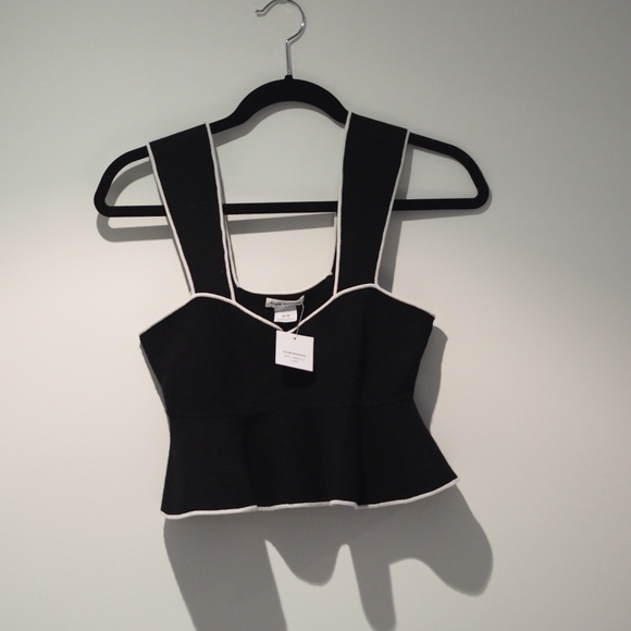 Club Monaco - Picture 2 of 6